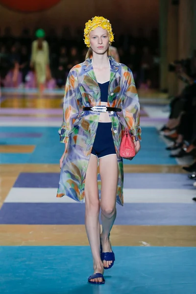 Look 23